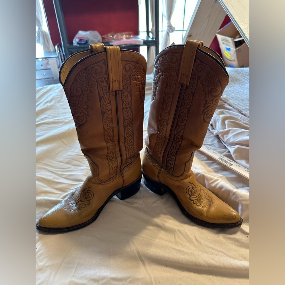 Vintage Acme Women’s Cowboy Boots Tan Brown Western Leather 4.5C USA 1965